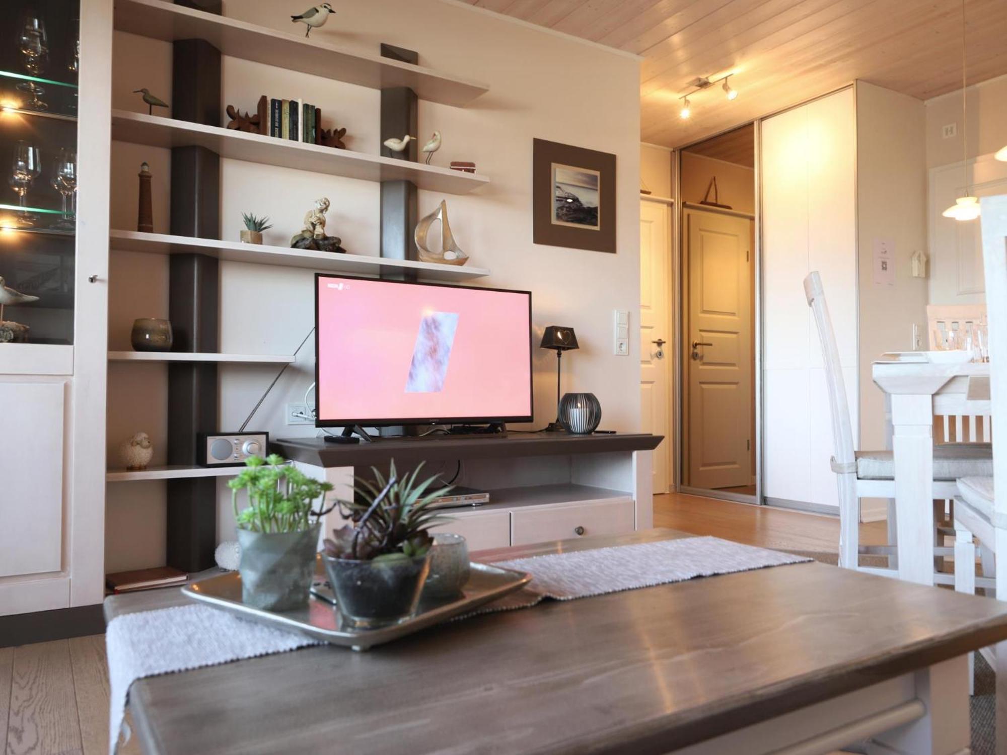 Schoenes Neues Hochwertig Renoviertes 2-Zimmer Appartement In Der 4. Etage. Вестерланд Экстерьер фото