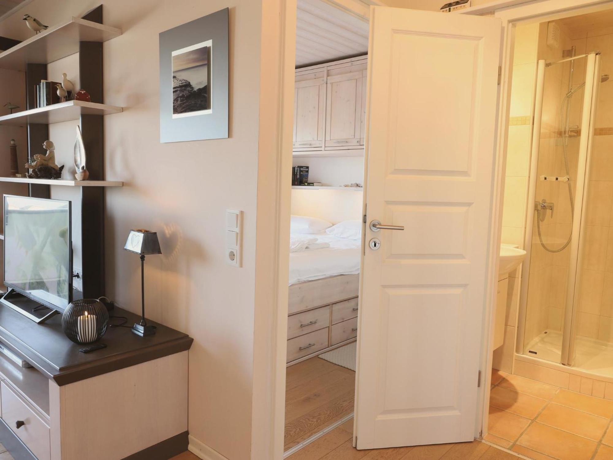 Schoenes Neues Hochwertig Renoviertes 2-Zimmer Appartement In Der 4. Etage. Вестерланд Экстерьер фото